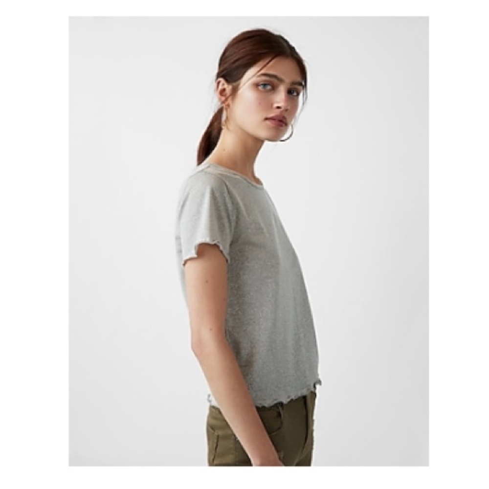✨Metallic ruffle hem tee✨